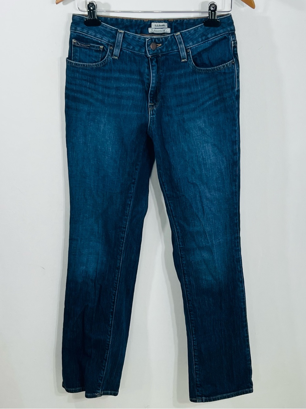 L.L. Bean Favorite Fit Cotton Spandex 292220 Jeans Mid Rise Size 4 Minimalist